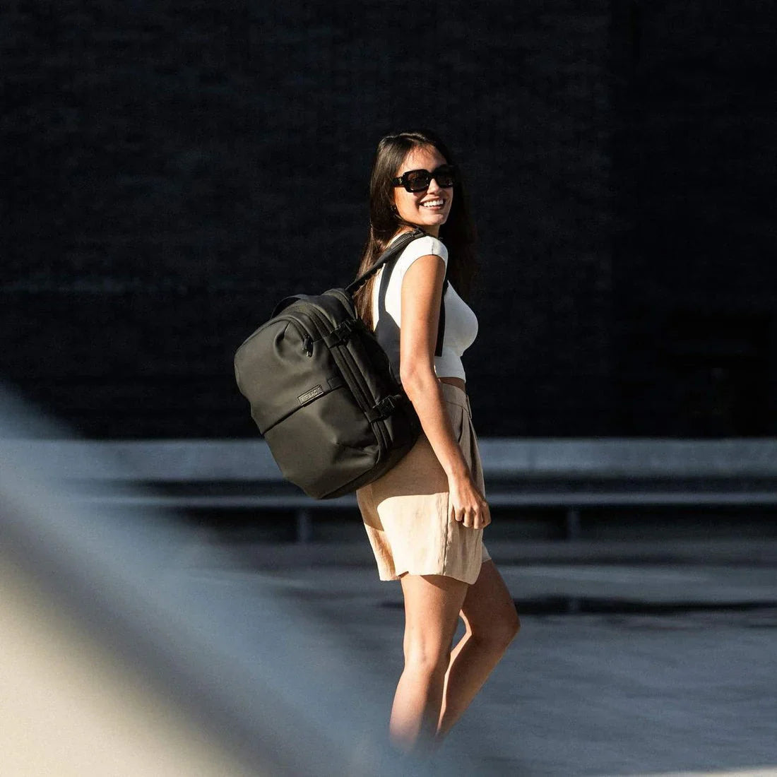 SuperBag Backpack – Expandable with Integrated Vacuum System + Smart Bottle + Portable Air Pump